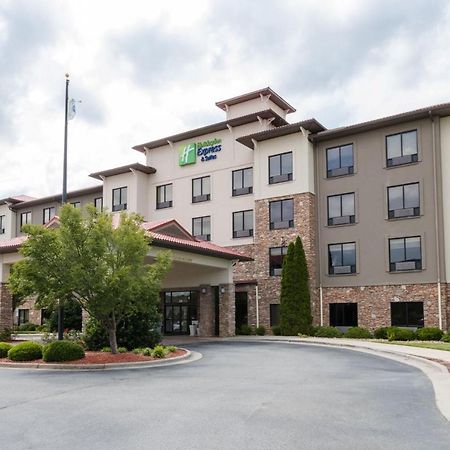 Holiday Inn Express & Suites Lexington North West-The Vineyard, An Ihg Hotel Exterior photo